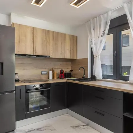 Charming Island Krk - Three Bedroom 아파트 크르크