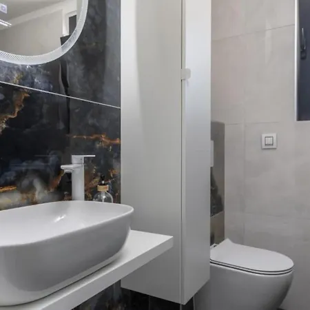 شقة Charming Island Krk - Three Bedroom كرك