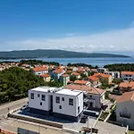 Charming Island Krk - Three Bedroom Apartament