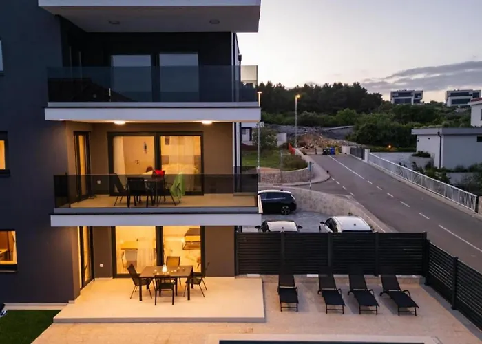 Charming Island Krk - Three Bedroom 克尔克