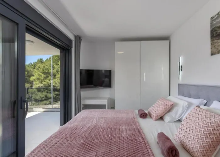 Charming Island Krk - Three Bedroom Appartement Krk Town